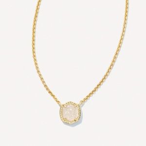NIB NWT Kendra Scott Davie Pendant Necklace